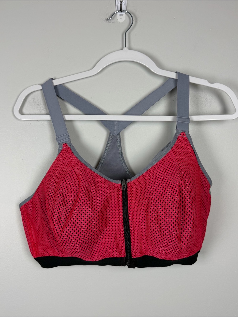 Victoria's Secret Knockout Sports Bra Zip Front Grey Coral Mesh Overlay 38DD